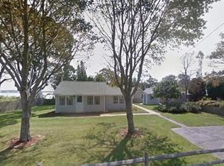67 Bourne St, East Falmouth, MA 02536