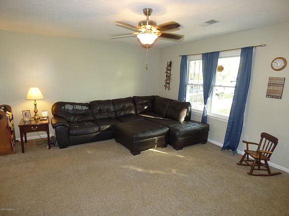 4th image of 200 Greenfield Cir