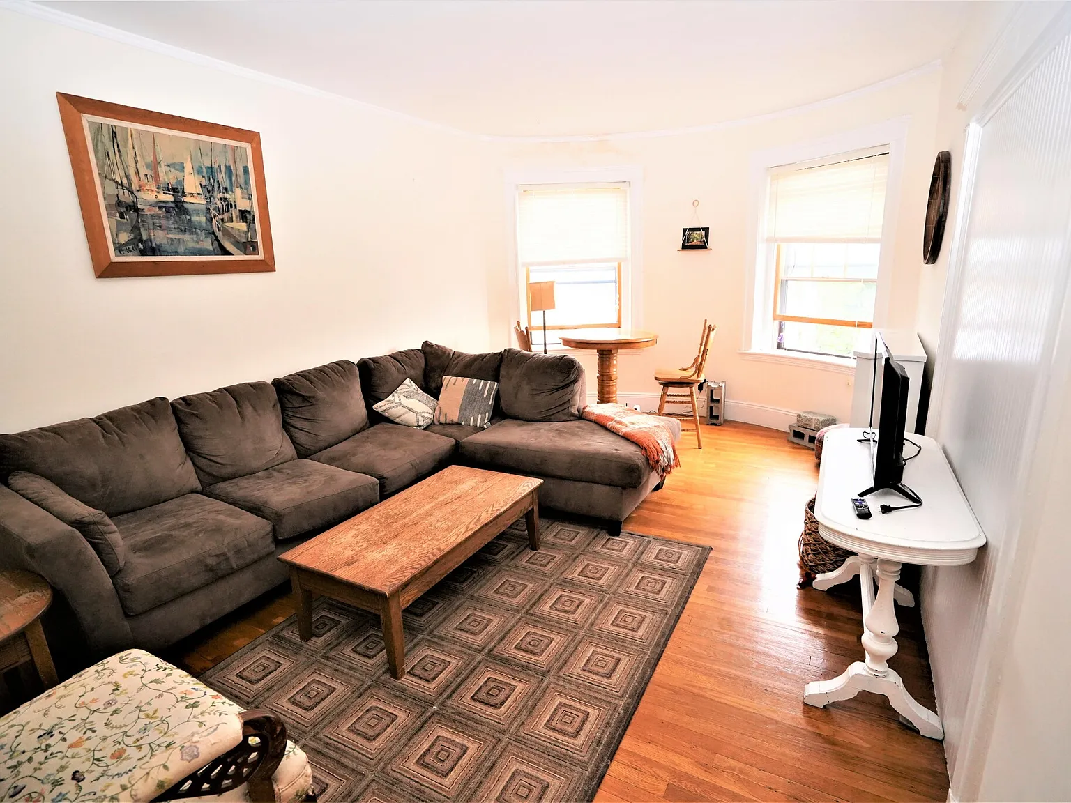2 bed, 1.0 bath, $3,500 — Photo 2