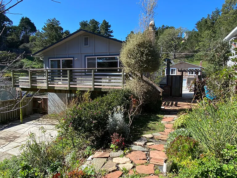 1091 Banyan Way — Photo 16
