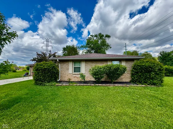 4860 Woodcrest Dr, Columbus, IN 47203