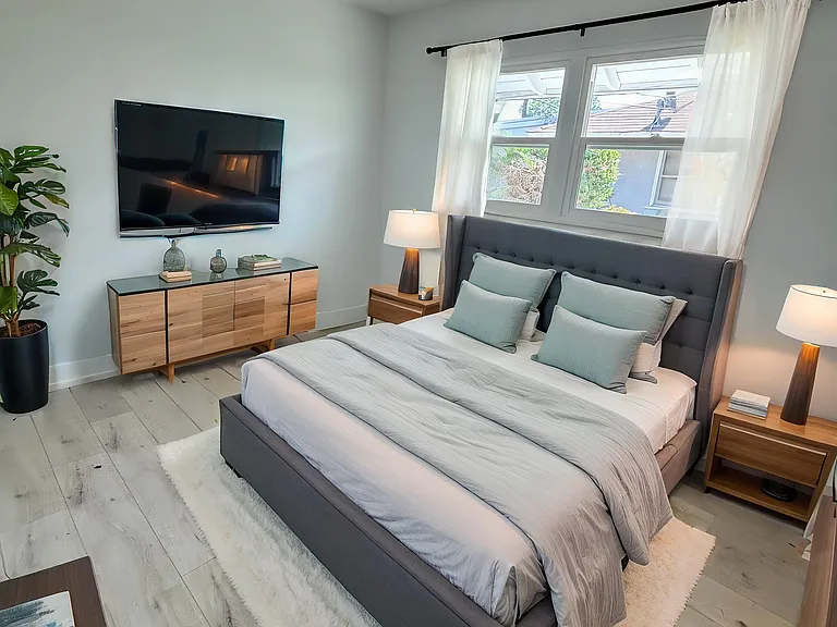 1531 W Ball Rd #B — Photo 7