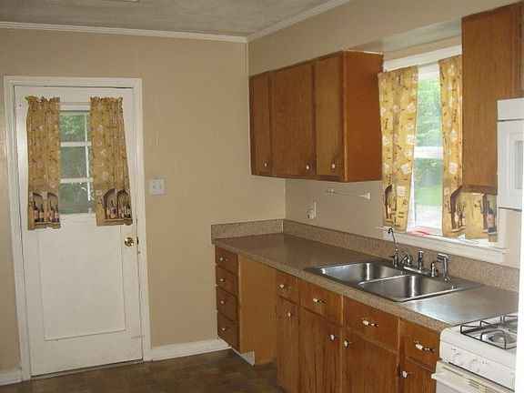 5th image of 2797 Ellenwood Cir N