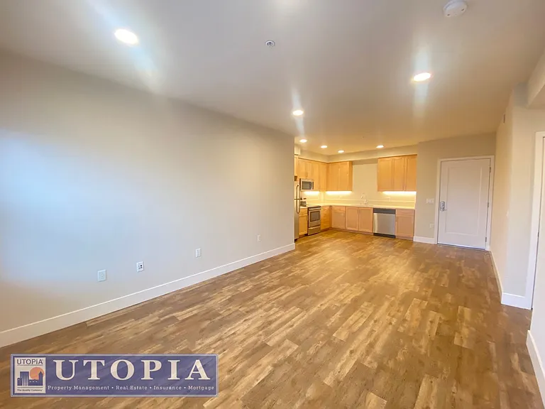 716 Darwin St #304 — Photo 14