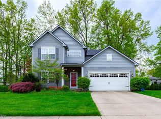 35191 Schoolhouse Ln, North Ridgeville, OH 44039