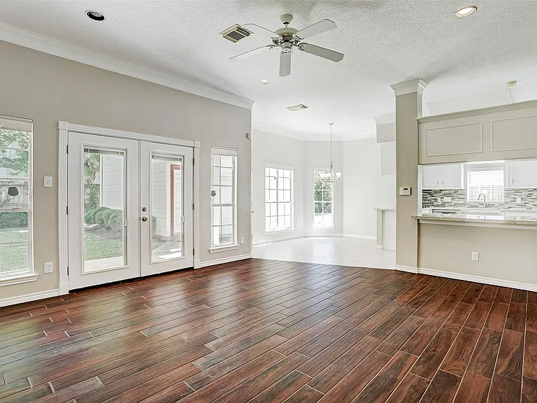 4425 Mildred St — Photo 13