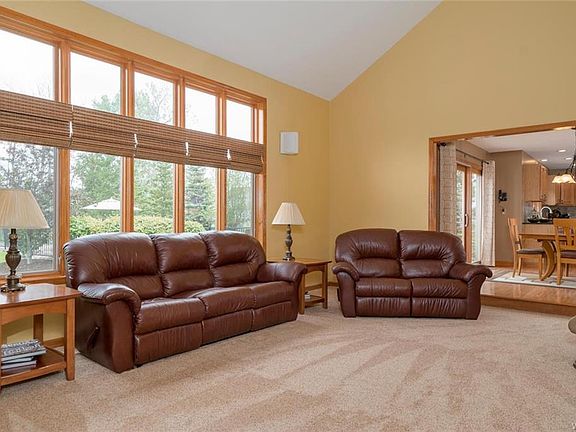 3rd image of 55 Stony Brook Dr