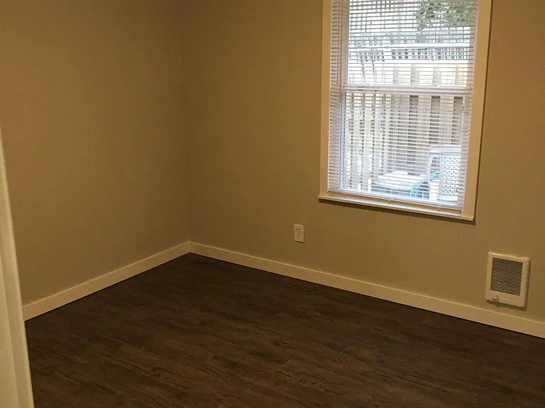 980 Wadsworth Rd #5 — Photo 2