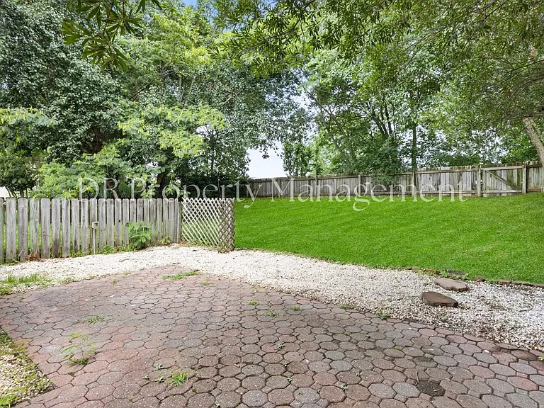 4708 Periwinkle Pl — Photo 18