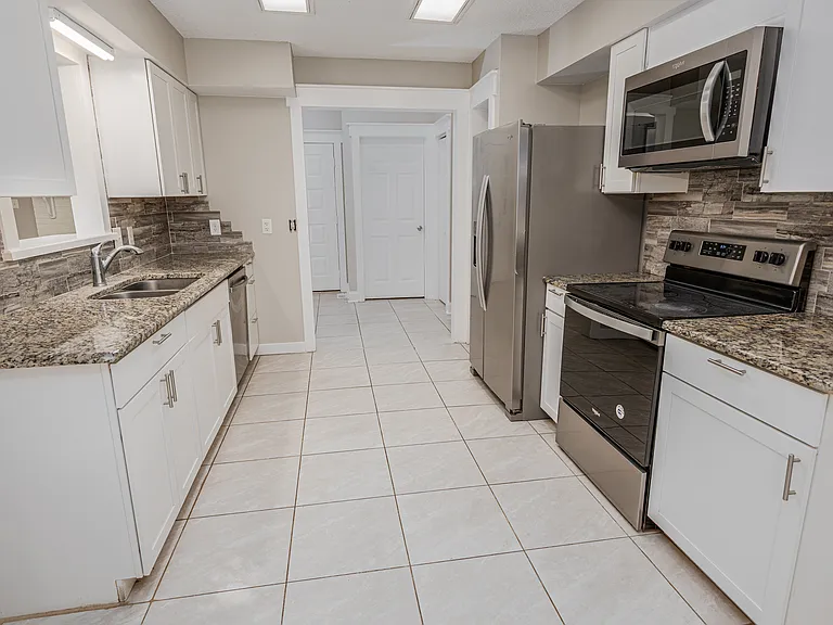 5722 Gondolier Dr — Photo 12