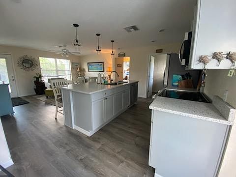 Open floor plan for entertaining