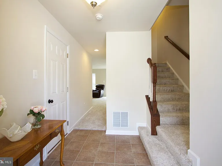 1050 Wisdom Ct — Photo 14