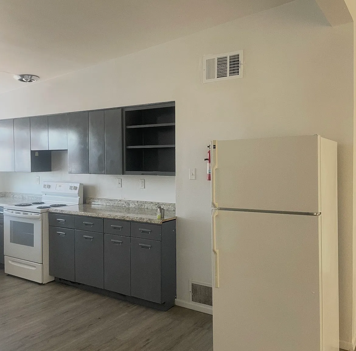 2 bed, 1060 sqft, $1,275 — Photo 1
