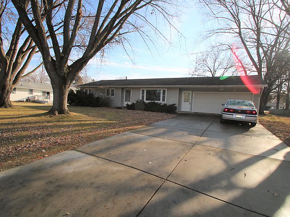 3rd image of 675 Daffodil Ct