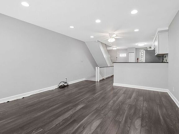 5th image of 604 3rd St SW