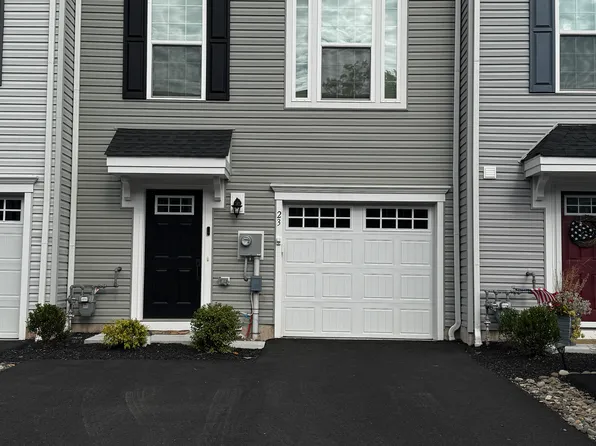 23 Hunters Dr, Gilbertsville, PA 19525
