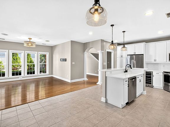 5th image of 502 Eden Park Dr