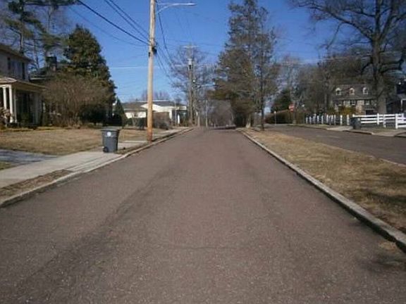Exterior Neighborhood (street photo)