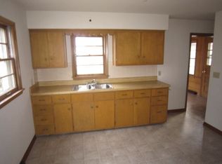 6055 Water St, Burlington, WI 53105
