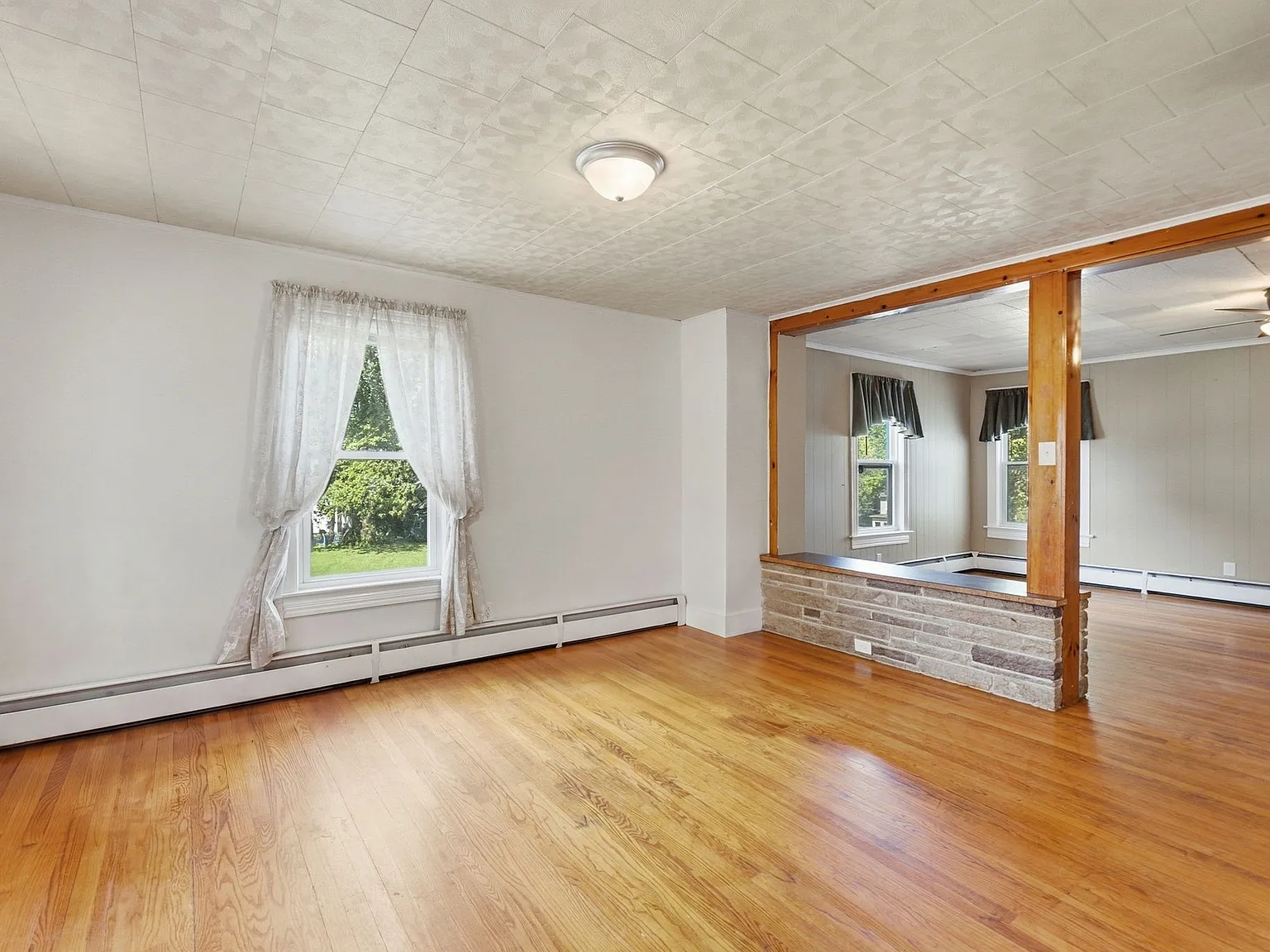 3 bed, 1500 sqft, $2,500 — Photo 4