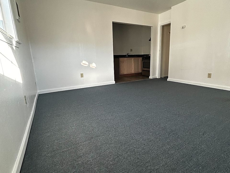 Living Room Leading To Kitchen