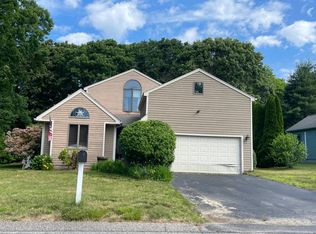76 Foster Sheldon Rd, South Kingstown, RI 02879