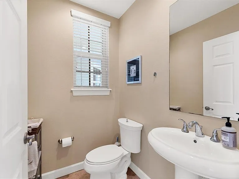 8561 Amberjack Cir #301 — Photo 18
