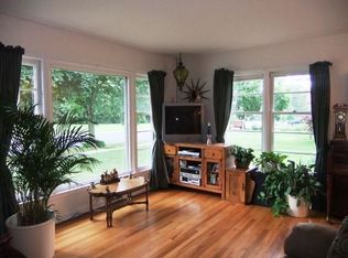 206 N Pleasant St, Cambridge, WI 53523