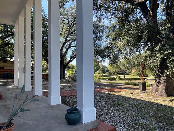 2nd image of 4003 Parkway Dr