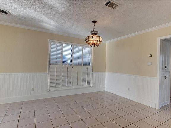 5th image of 1 Lakeway Dr #B