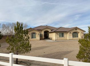 9714 Zepher Ct, Apple Valley, CA 92308