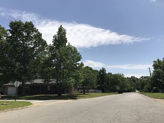 5th image of 131 Indian Hills Blvd