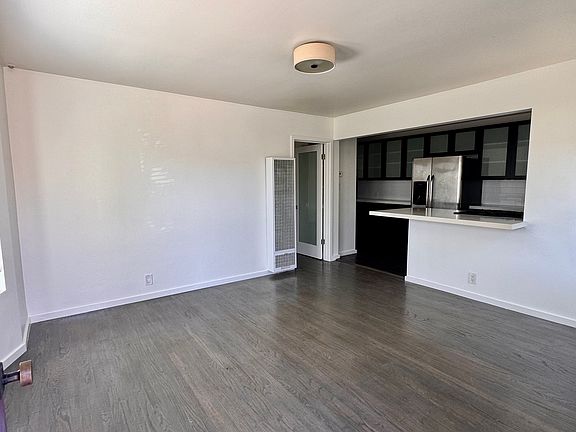 4th image of 208 Ruth Ave