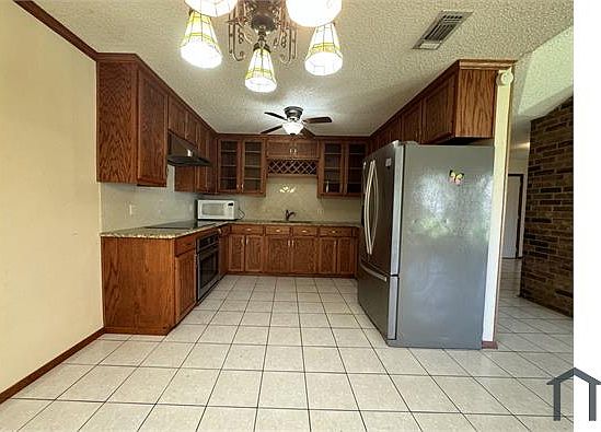 2nd image of 3201 Normandy Dr
