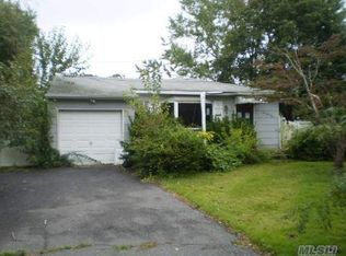 164 Orourke St, Brentwood, NY 11717