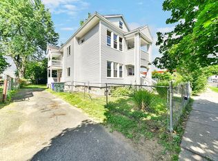 18-20 Dresden St, Springfield, MA 01109