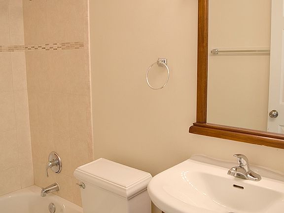 4th image of 2304 Myra St #B