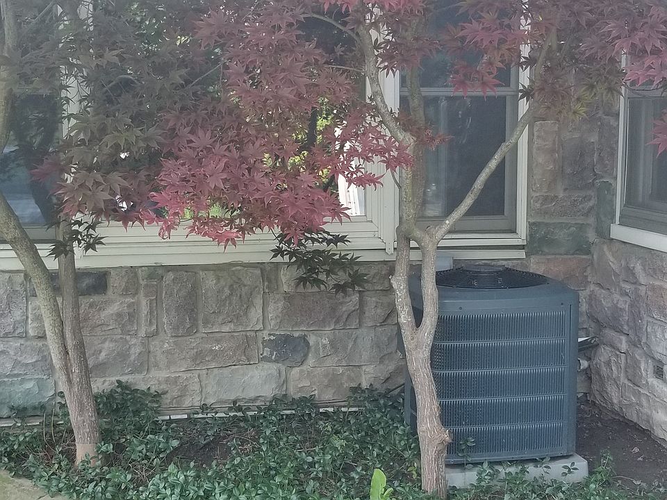 2nd image of 1305 Rochester Rd