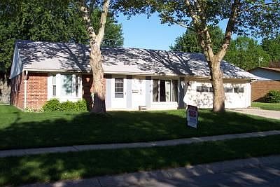 1st image of 808 Albert St