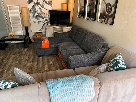 2nd image of 2055 Albatross St APT 6