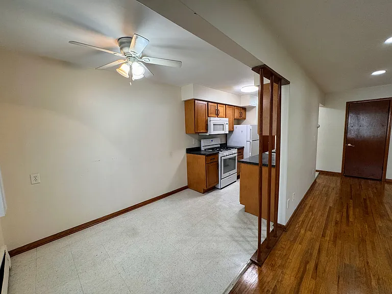 1010 15th Ave SE #203 — Photo 16
