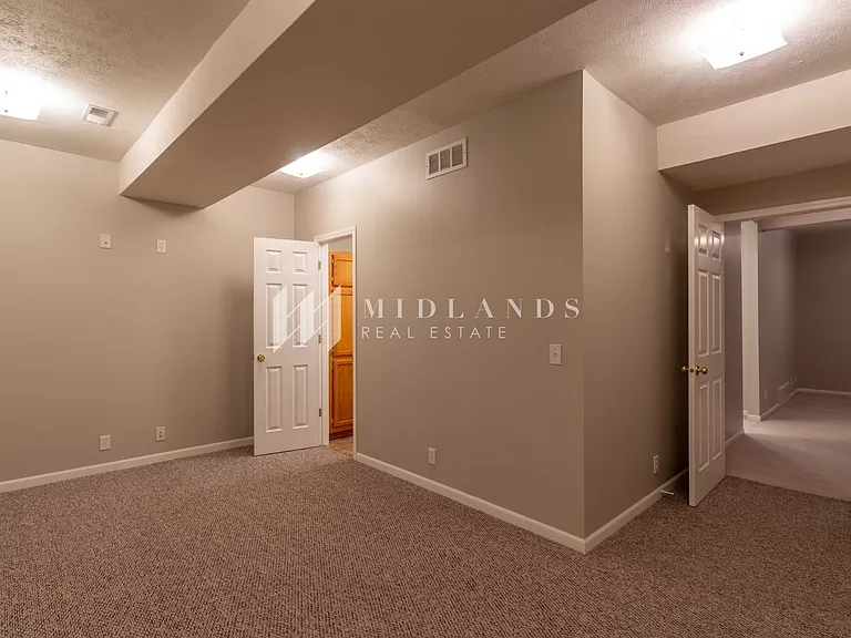 1007 Woodview Dr — Photo 9