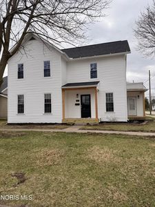 433 W Stevenson St, Gibsonburg, OH, 43431