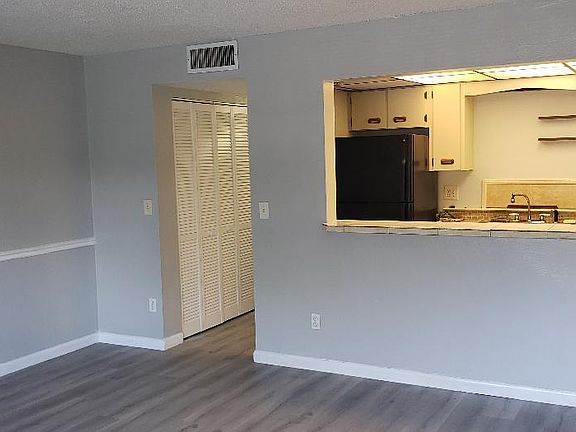 3rd image of 633 S Palmetto Ave #2040