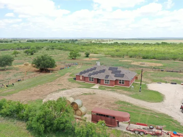 2259 County Road 325, Sabinal, TX 78881