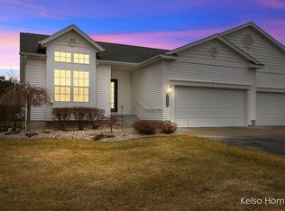 2483 E Turning Leaf Way, Fruitport, MI