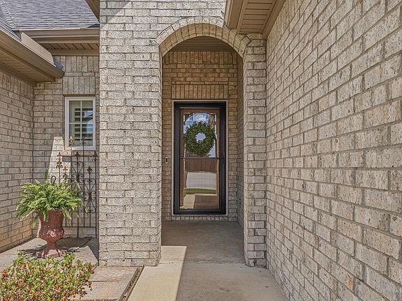 4th image of 4004 Sandra Ln