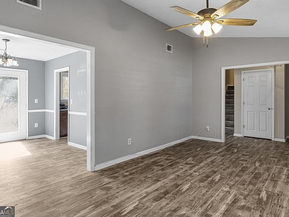 5th image of 3205 Pond Ridge Trl