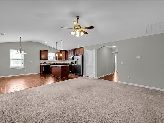 5th image of 138 Madison Pointe Dr