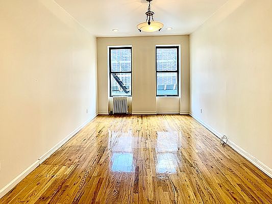 2nd image of 436 W 49th St APT 4fe